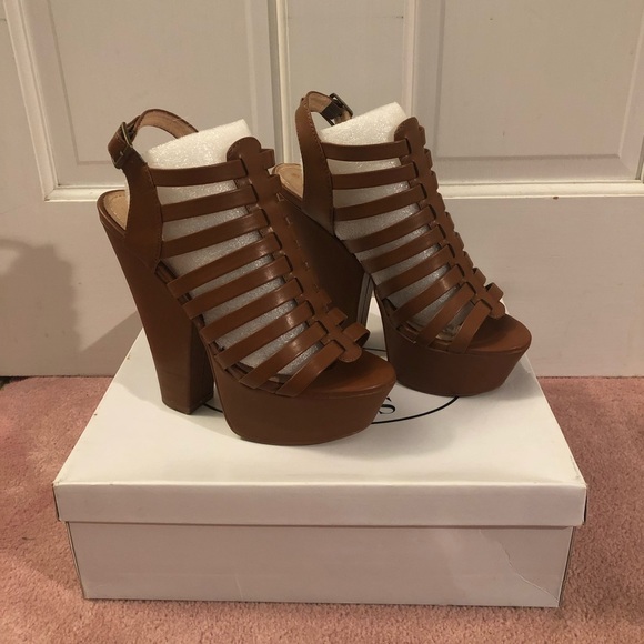 Steve Madden Glendael Platform Heel - Picture 2 of 5